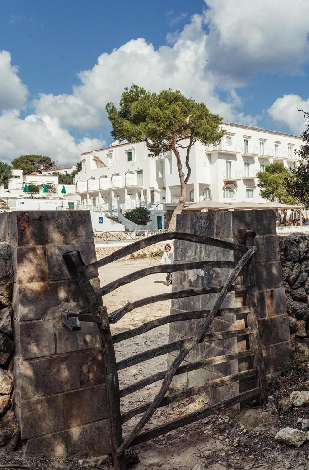 Hostal Xuroy Cala Alcaufar Exterior foto